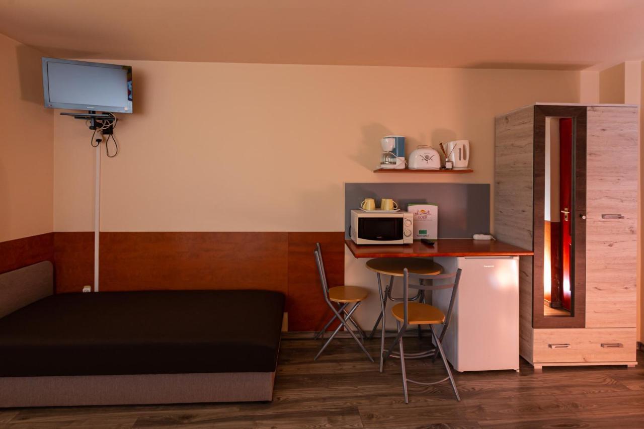 Erika Vendeghaz Hotel Eger Ngoại thất bức ảnh