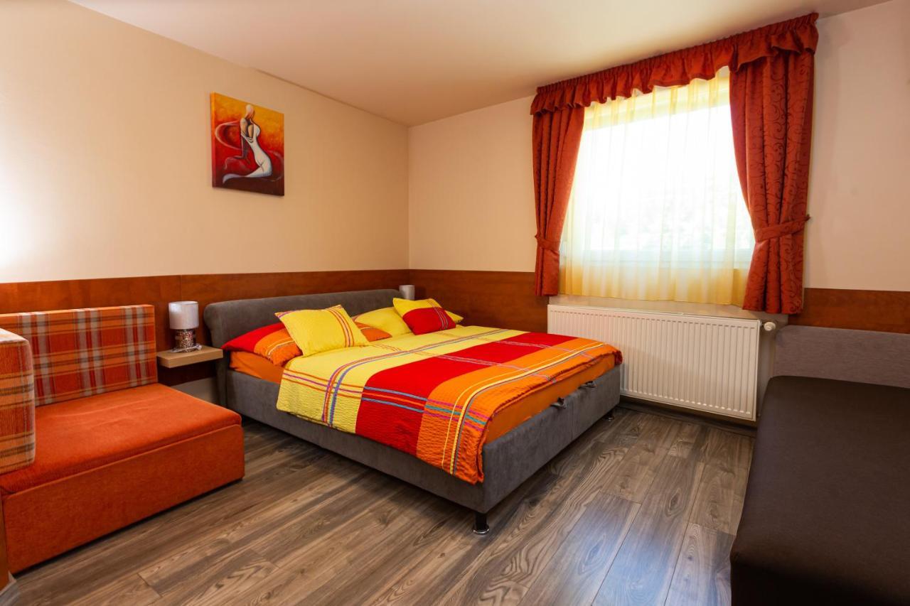 Erika Vendeghaz Hotel Eger Ngoại thất bức ảnh
