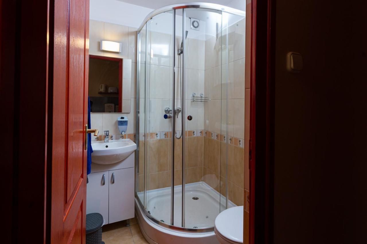Erika Vendeghaz Hotel Eger Ngoại thất bức ảnh
