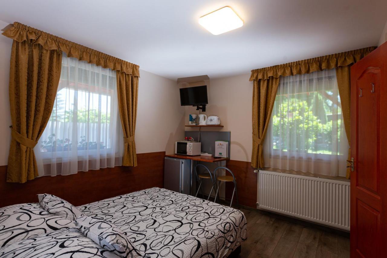 Erika Vendeghaz Hotel Eger Ngoại thất bức ảnh