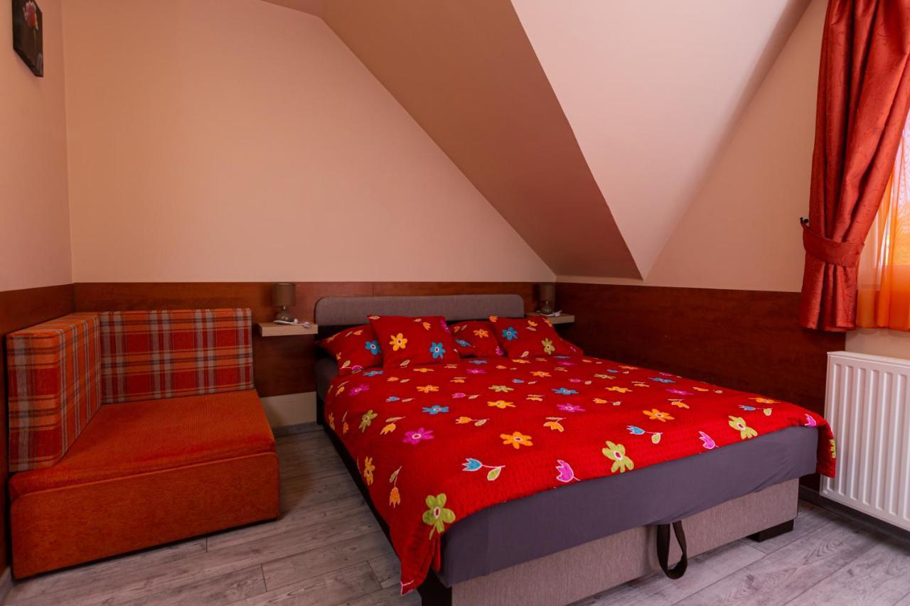 Erika Vendeghaz Hotel Eger Ngoại thất bức ảnh
