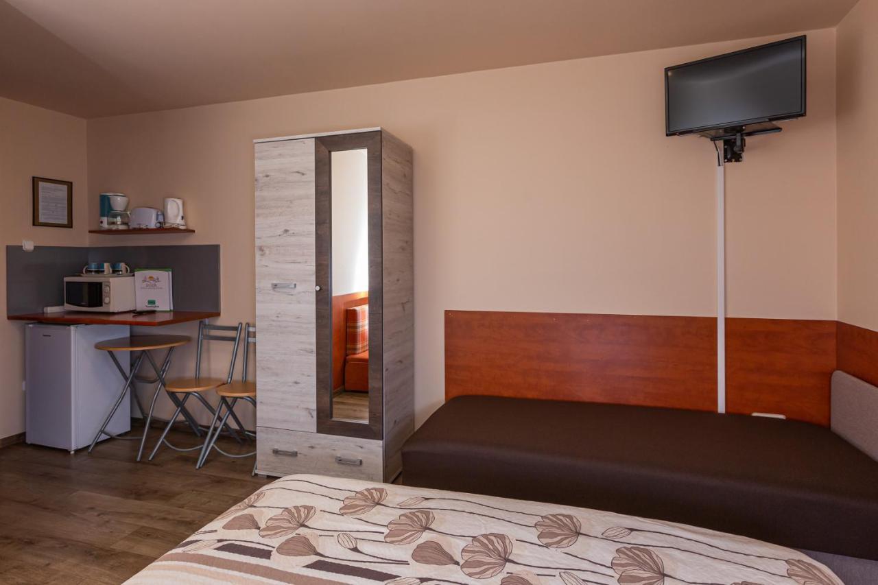 Erika Vendeghaz Hotel Eger Ngoại thất bức ảnh