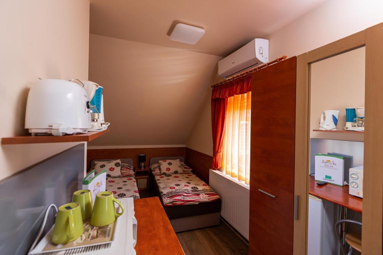 Erika Vendeghaz Hotel Eger Ngoại thất bức ảnh