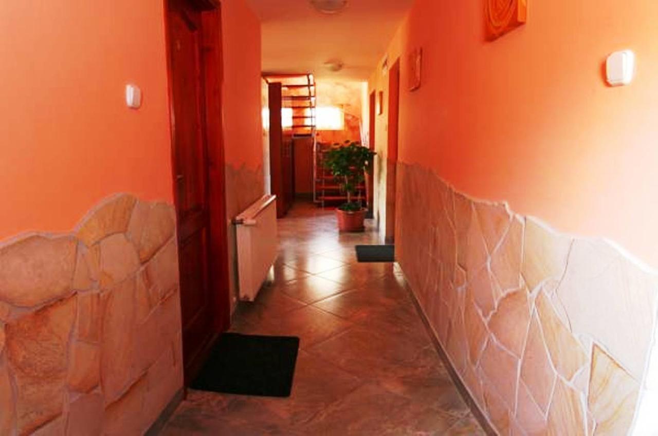 Erika Vendeghaz Hotel Eger Ngoại thất bức ảnh