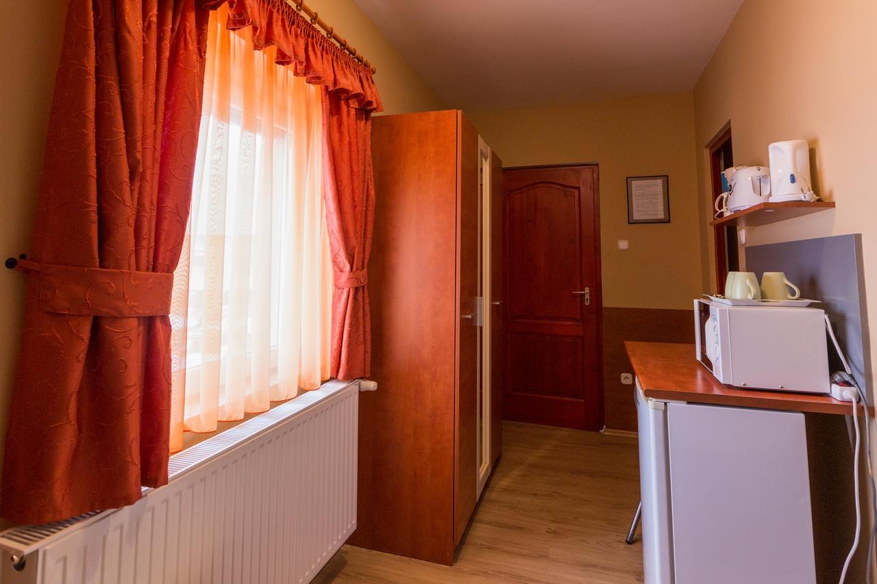Erika Vendeghaz Hotel Eger Ngoại thất bức ảnh