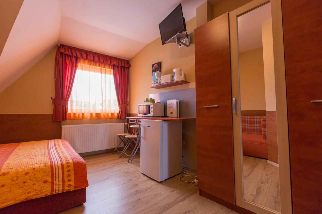 Erika Vendeghaz Hotel Eger Ngoại thất bức ảnh